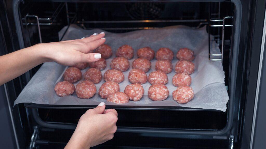 how long to cook meatballs in oven