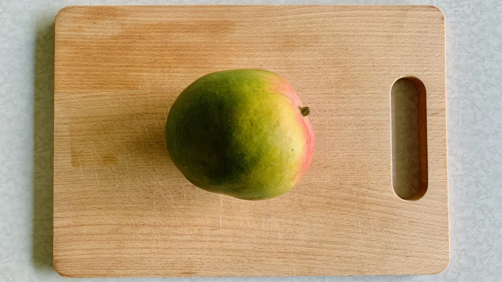 cut a mango