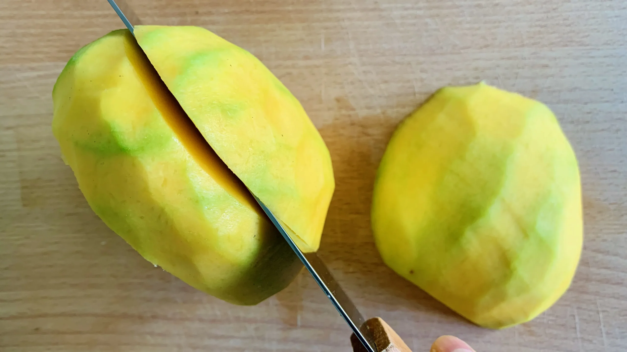 cut a mango
