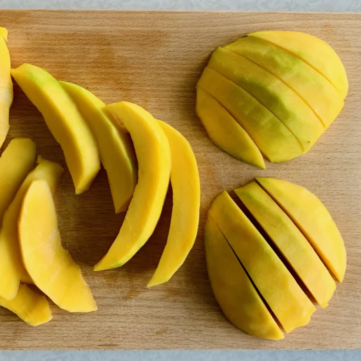 cut a mango
