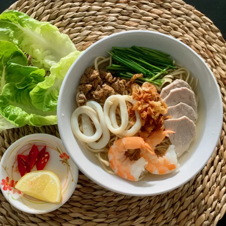 Hu Tieu Nam Vang Recipe (Pork and Seafood Noodle Bowl) - Keep Up Cooking