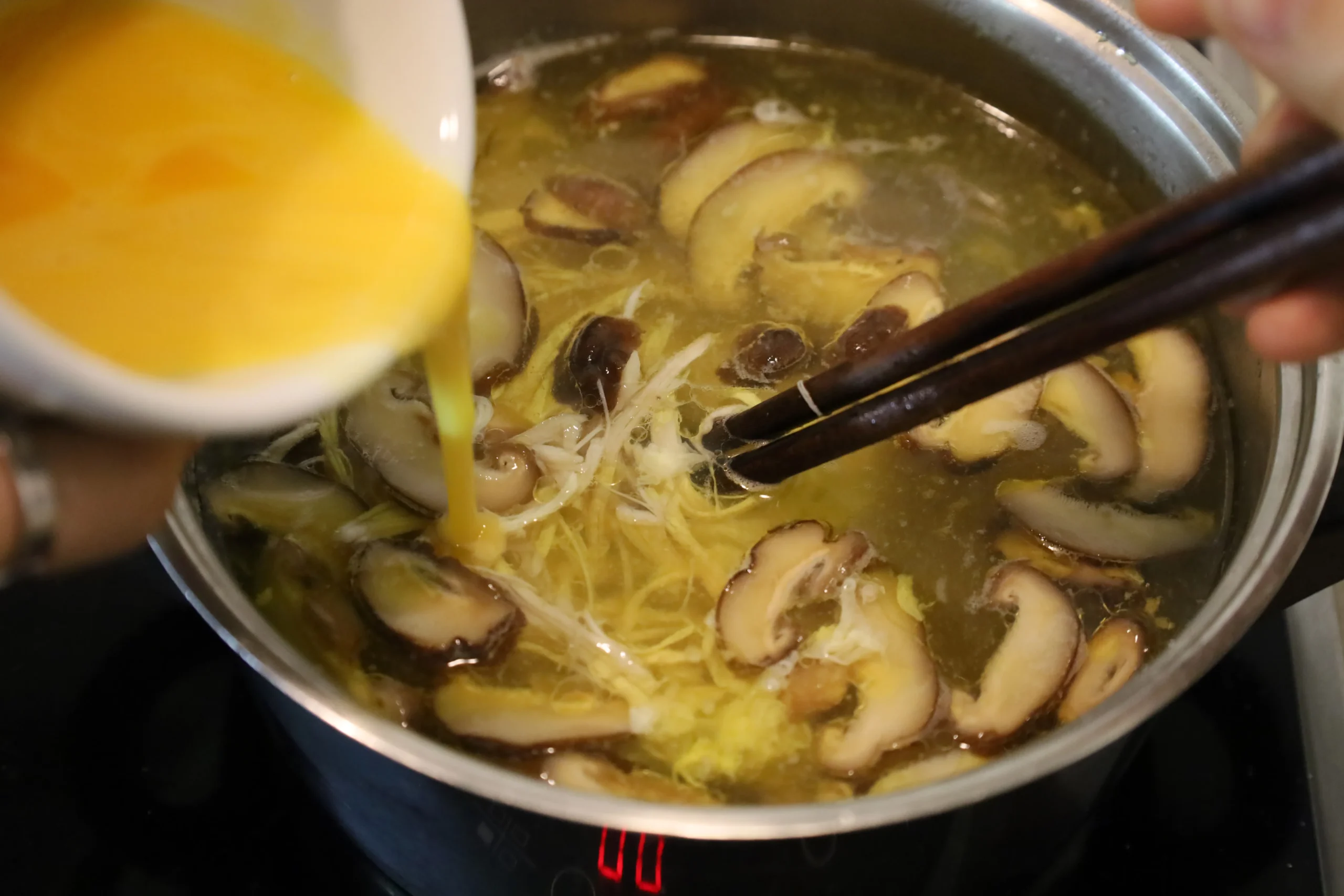 Vietnamese Crab Soup (Súp Cua) - Keep Up Cooking