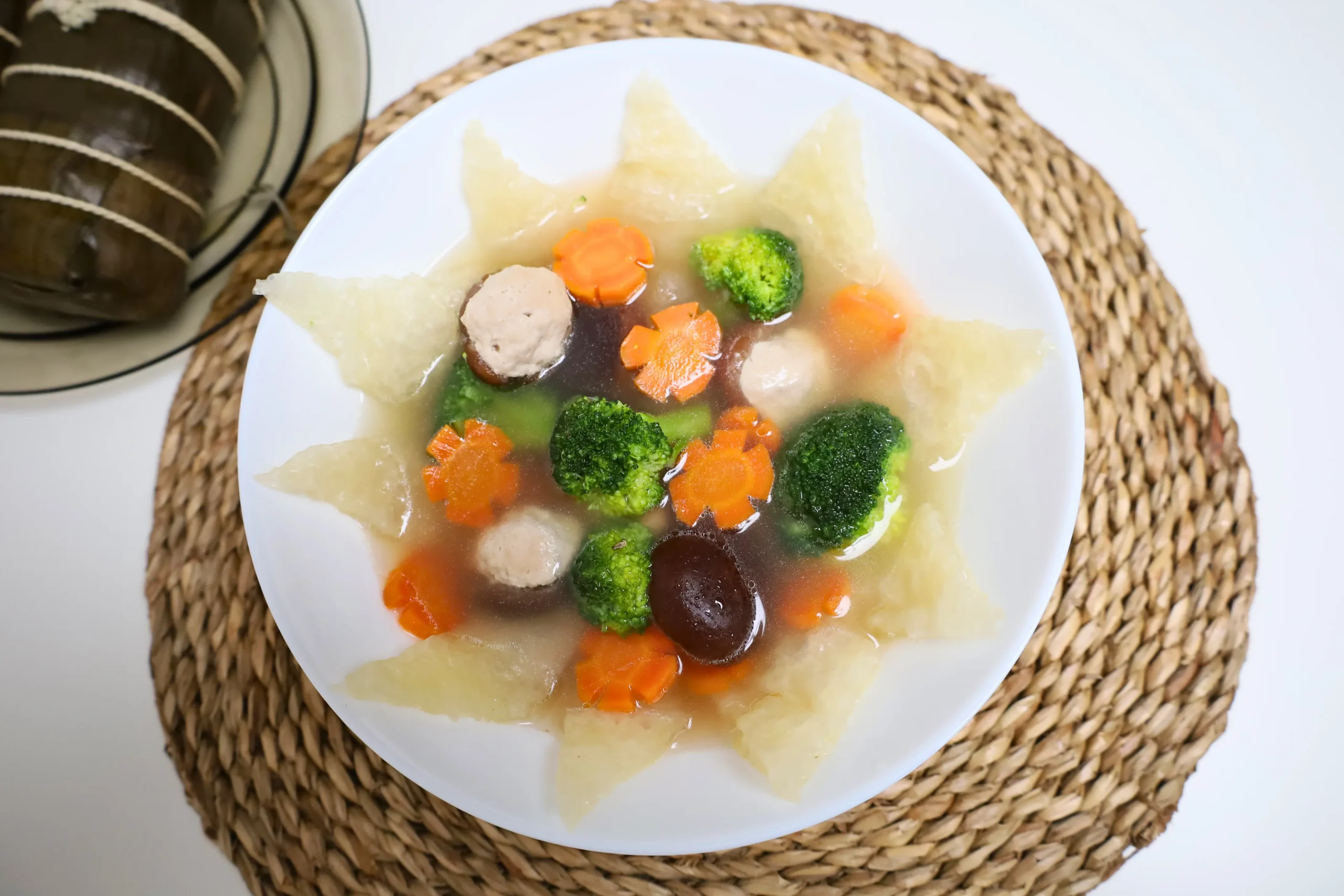 vietnamese baked pork rind soup - canh bong tha
