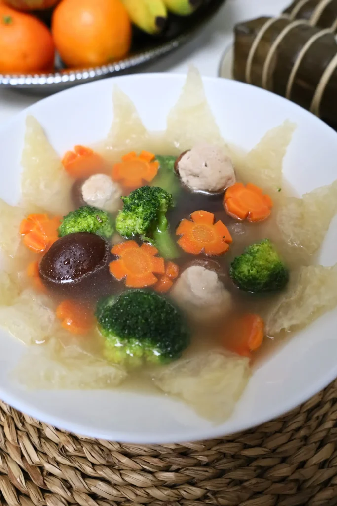 vietnamese baked pork rind soup - canh bong tha